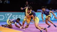 Ponaparthiban Subramanian (extreme left) while trying to tackle the raider.